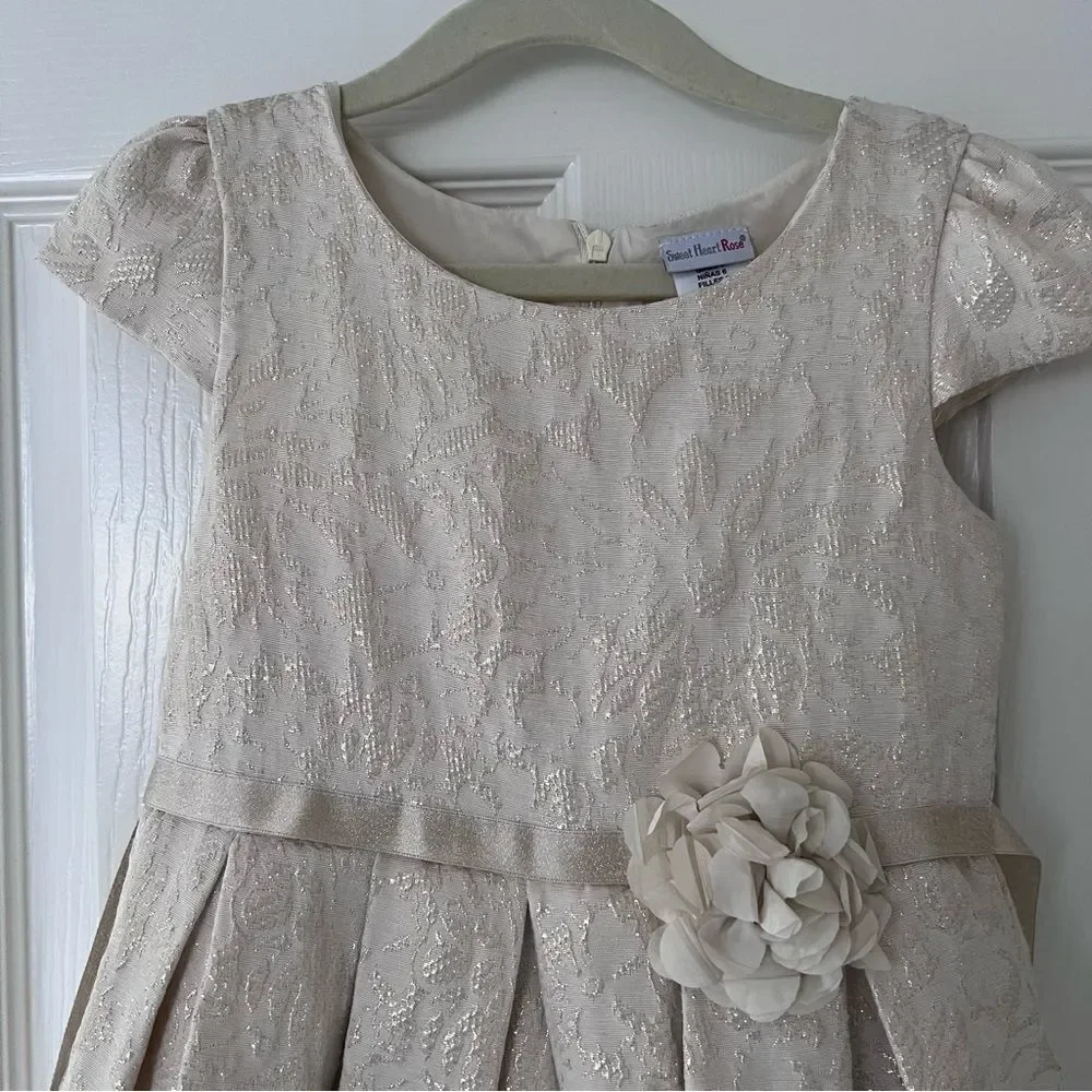 Set of 2 Dresses for Girls Size 6 Red and Cream EUC